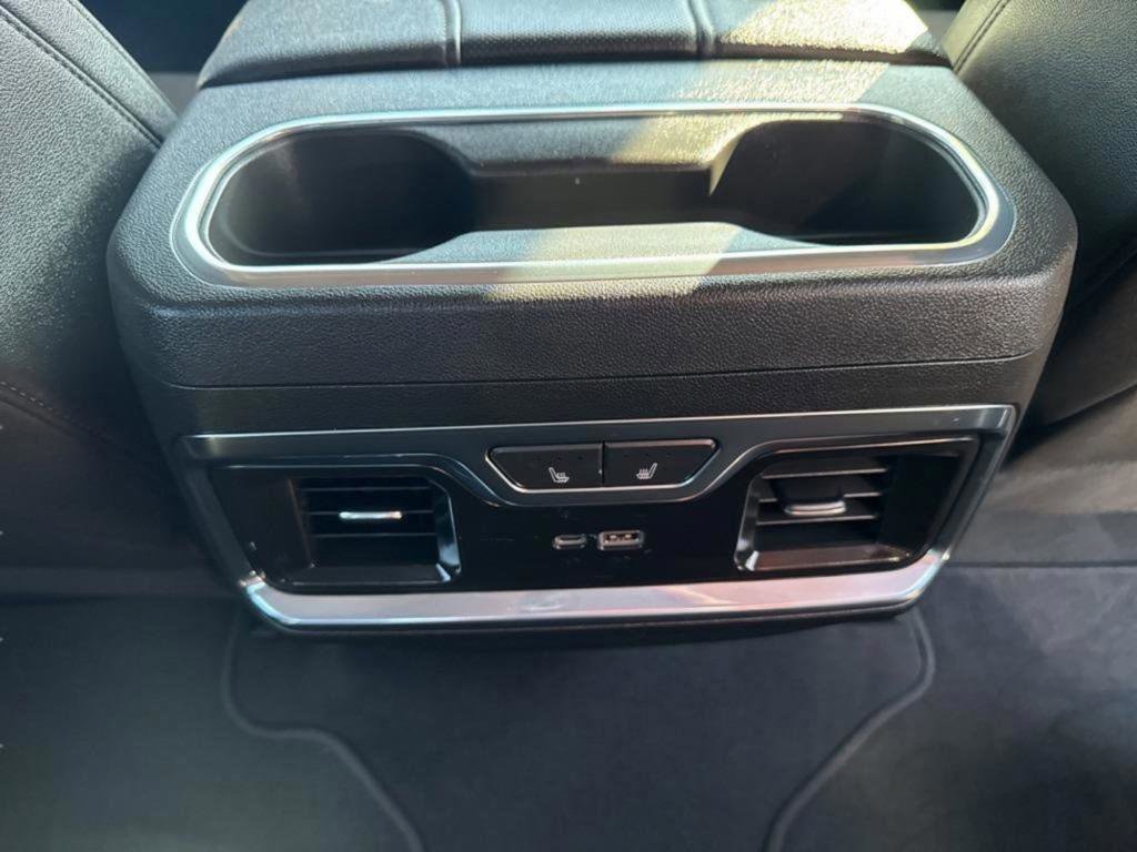 Used 2024 GMC Sierra 2500 SLT w/ SLT Premium Package image 34