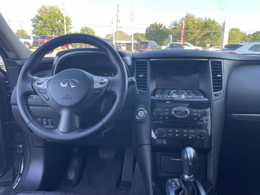 Used 2017 INFINITI QX70 AWD w/ Premium Package image 15