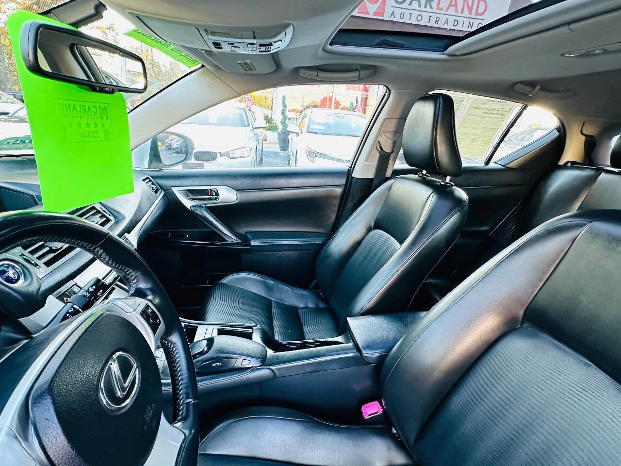 Used 2011 Lexus CT 200h Premium image 14