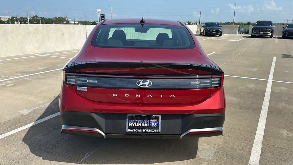 Used 2026 Hyundai Sonata SE FWD image 11