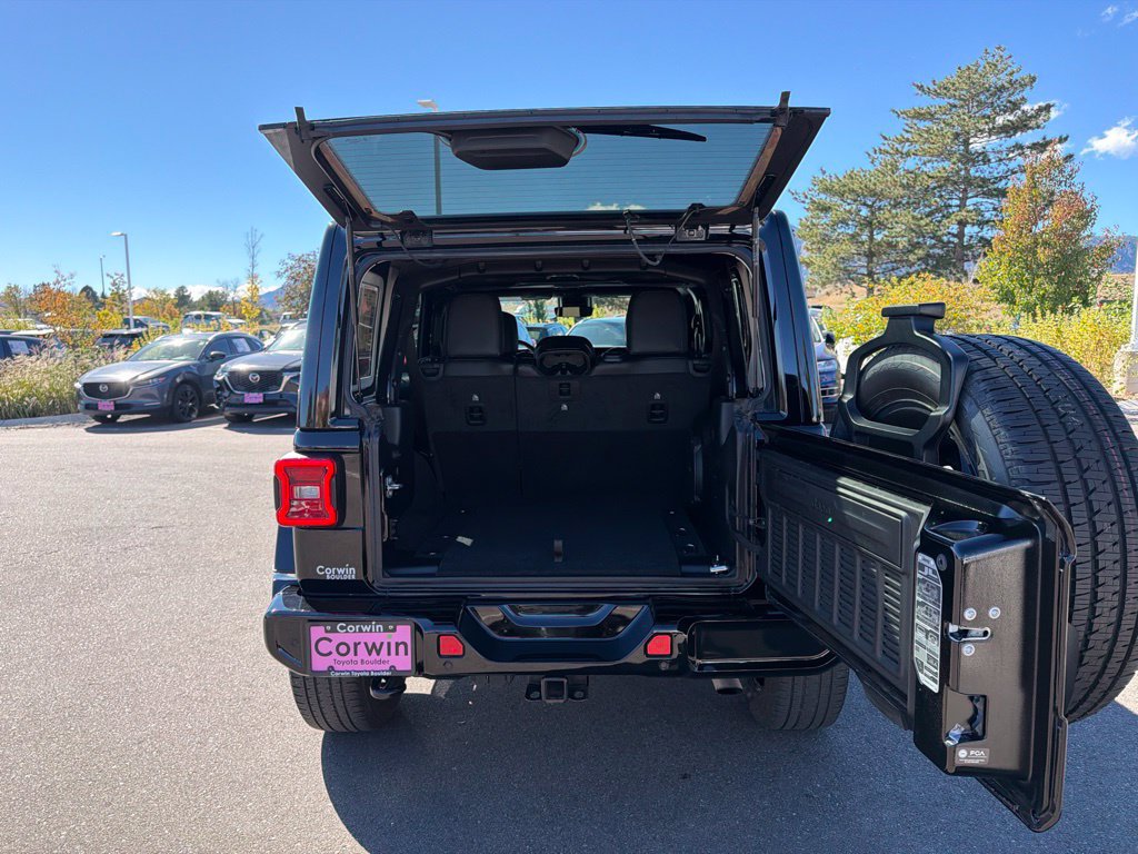 Used 2021 Jeep Wrangler Unlimited Sahara AWD/4WD image 17