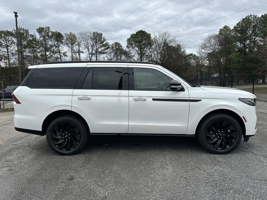 New 2025 Lincoln Navigator Reserve w/ Jet Appearance Package image 8