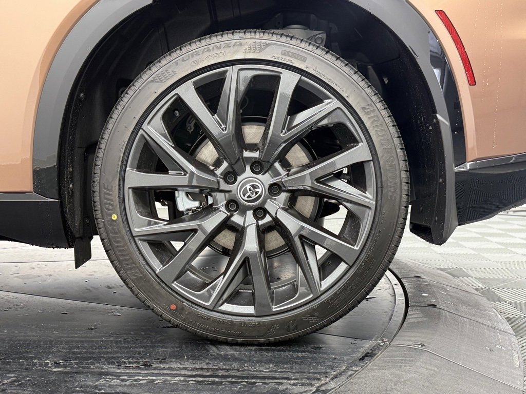 New 2026 Toyota Crown Signia Limited image 12