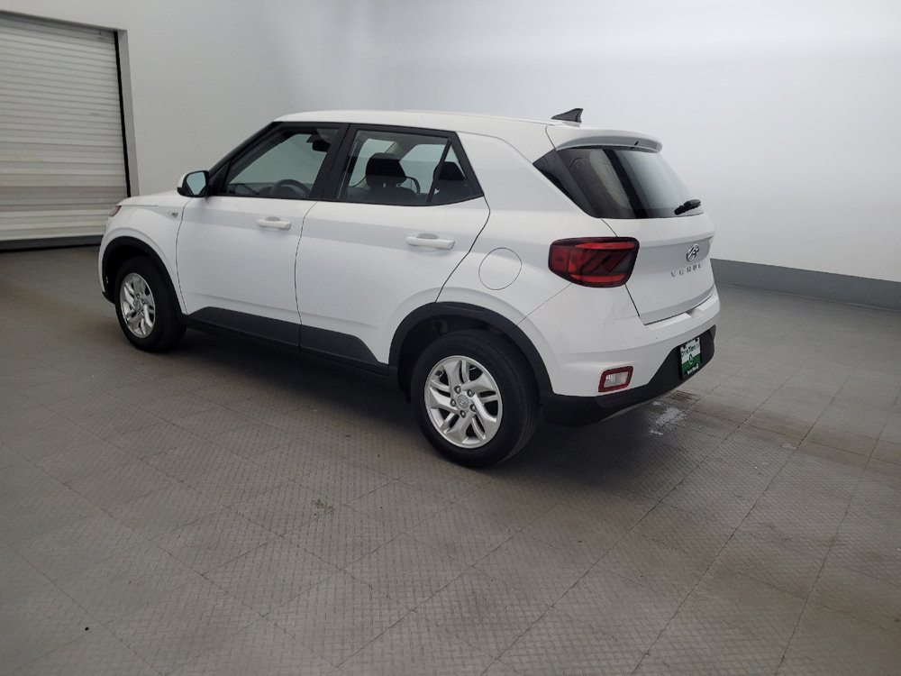 Used 2021 Hyundai Venue SE FWD image 3