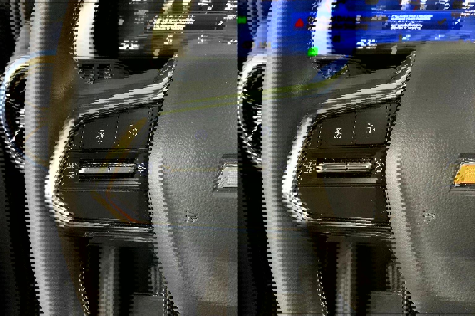 Used 2025 Chevrolet Equinox EV LT image 18