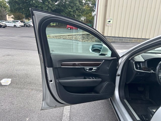 Used 2018 Volvo S90 T5 Momentum w/ Convenience Package AWD/4WD image 10