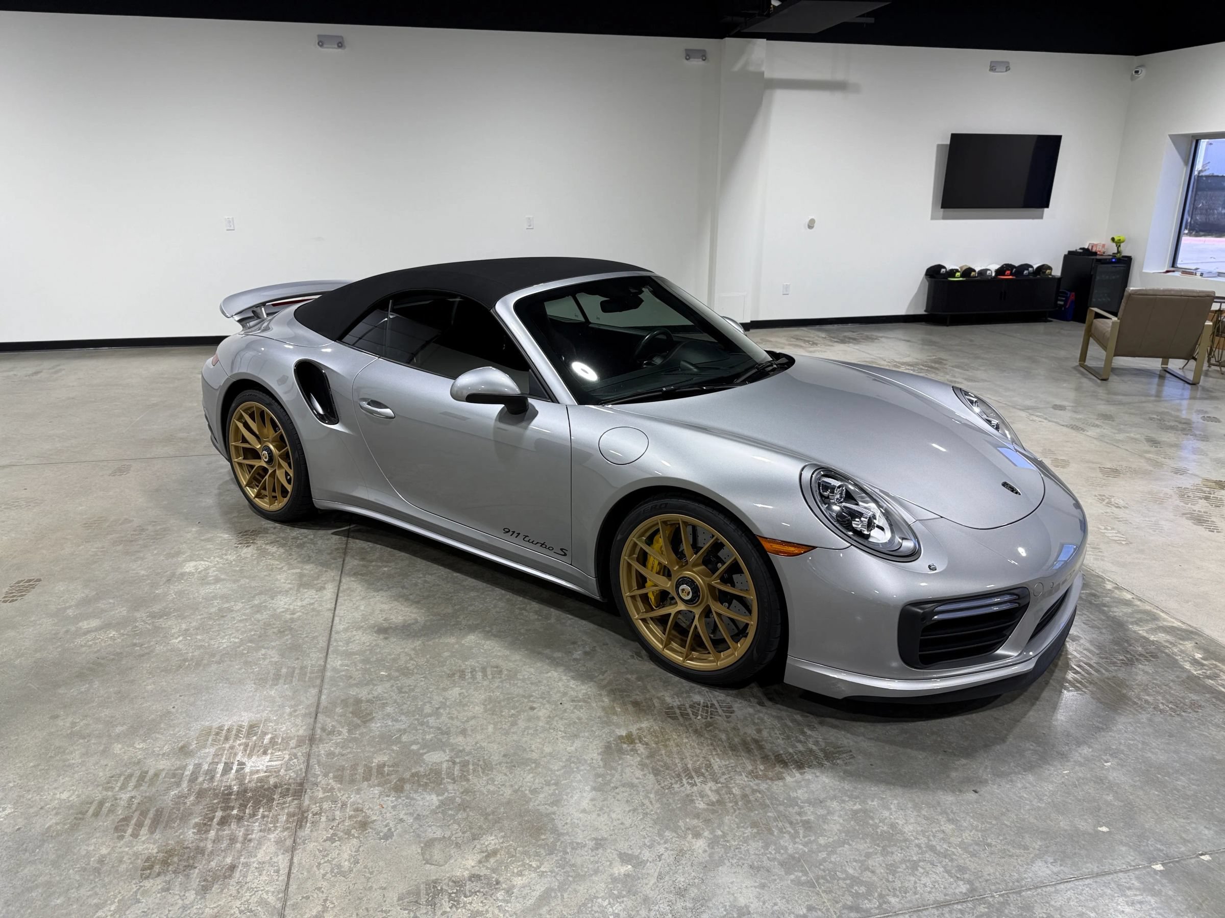 Used 2017 Porsche 911 Turbo S AWD/4WD image 46