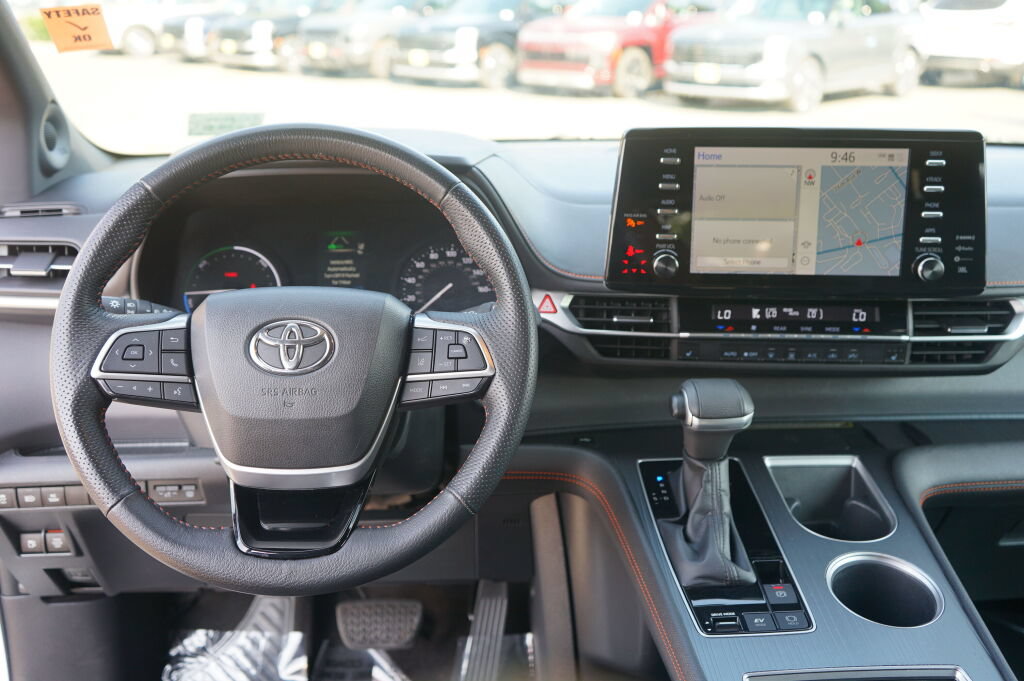 Used 2022 Toyota Sienna XSE w/ XSE Plus Package AWD/4WD image 20
