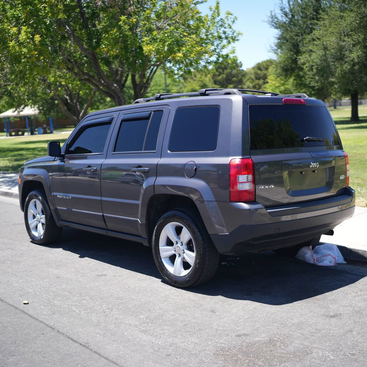 Used 2017 Jeep Patriot Latitude AWD/4WD image 6