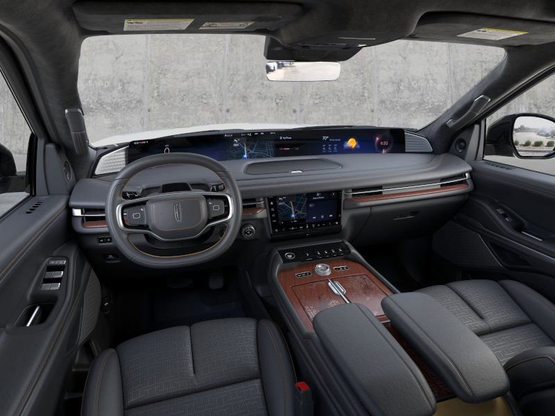 New 2026 Lincoln Navigator L Black Label AWD/4WD image 9