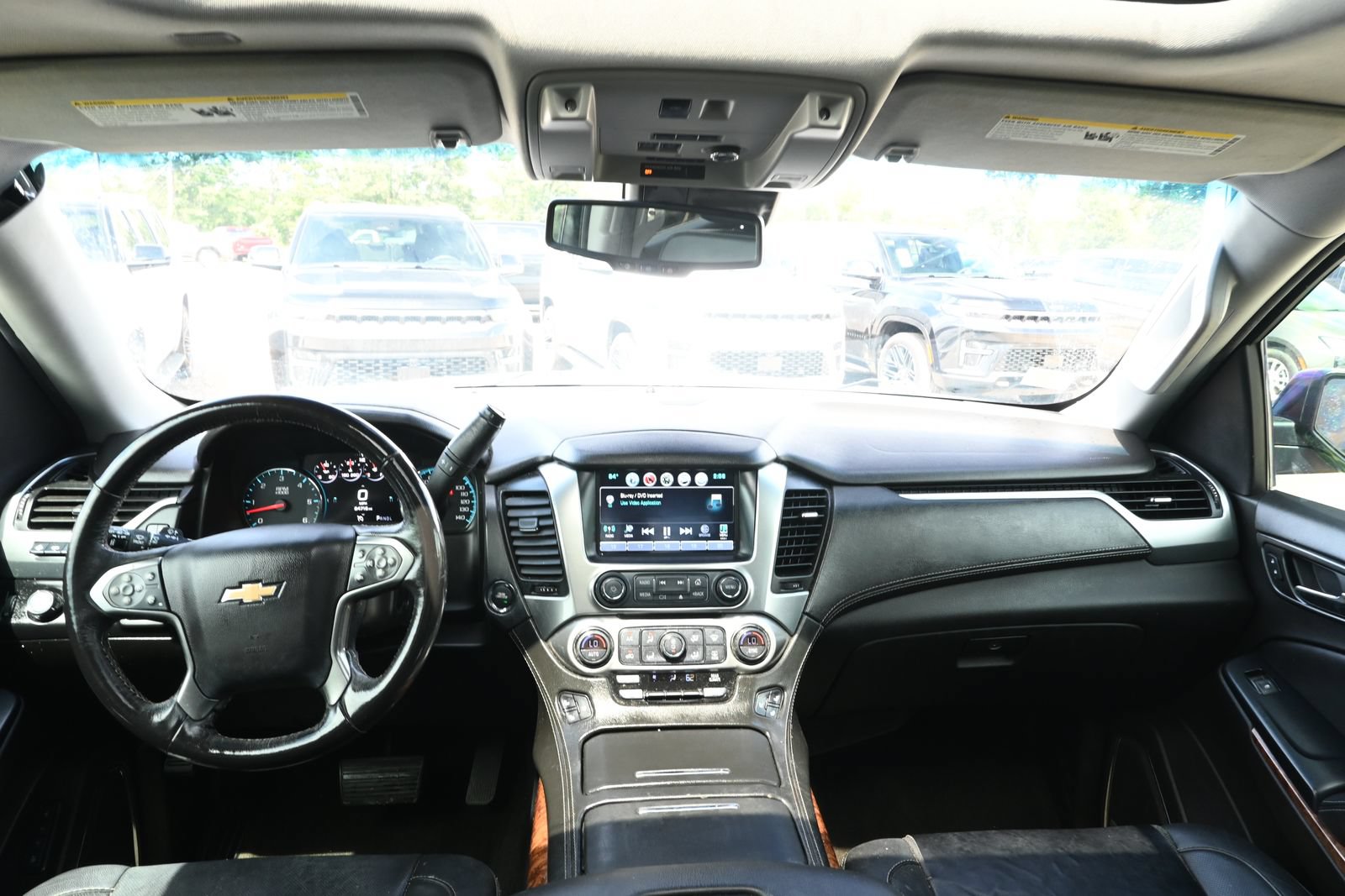 Used 2018 Chevrolet Tahoe Premier AWD/4WD image 25