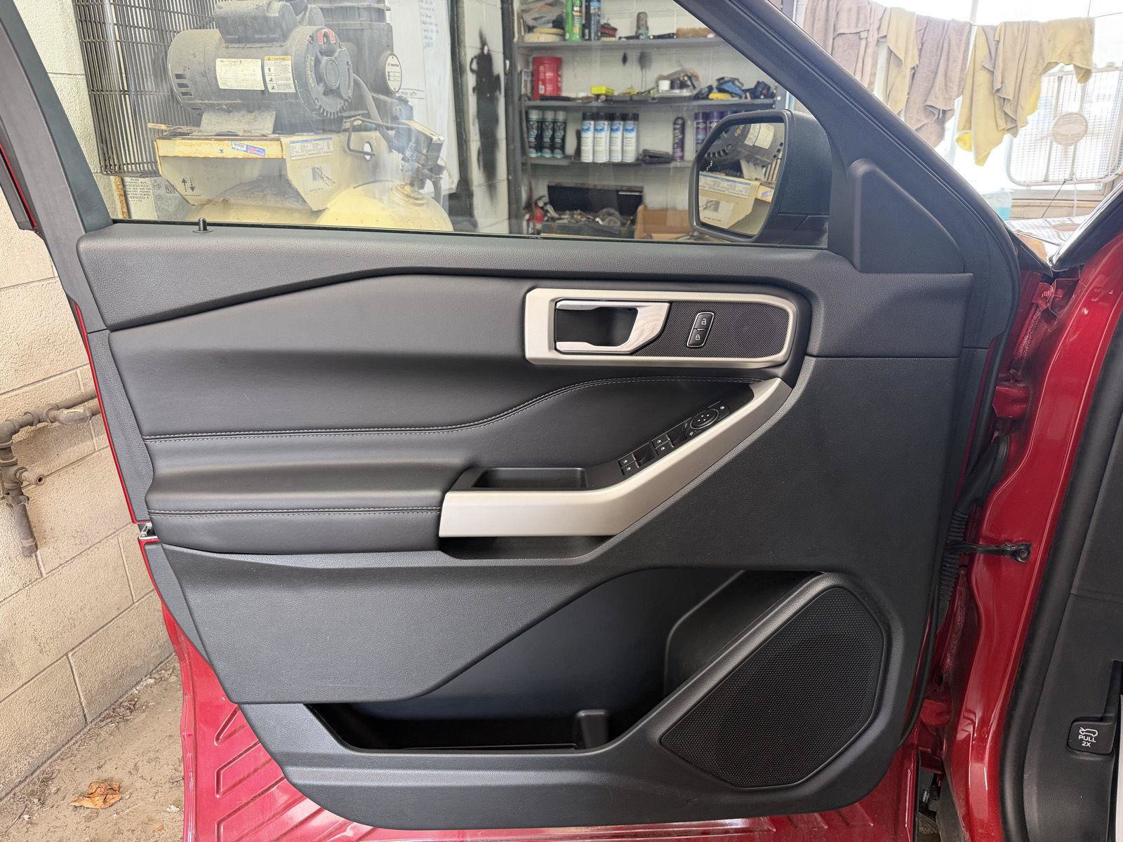 Used 2023 Ford Explorer XLT w/ Equipment Group 202A AWD/4WD image 12