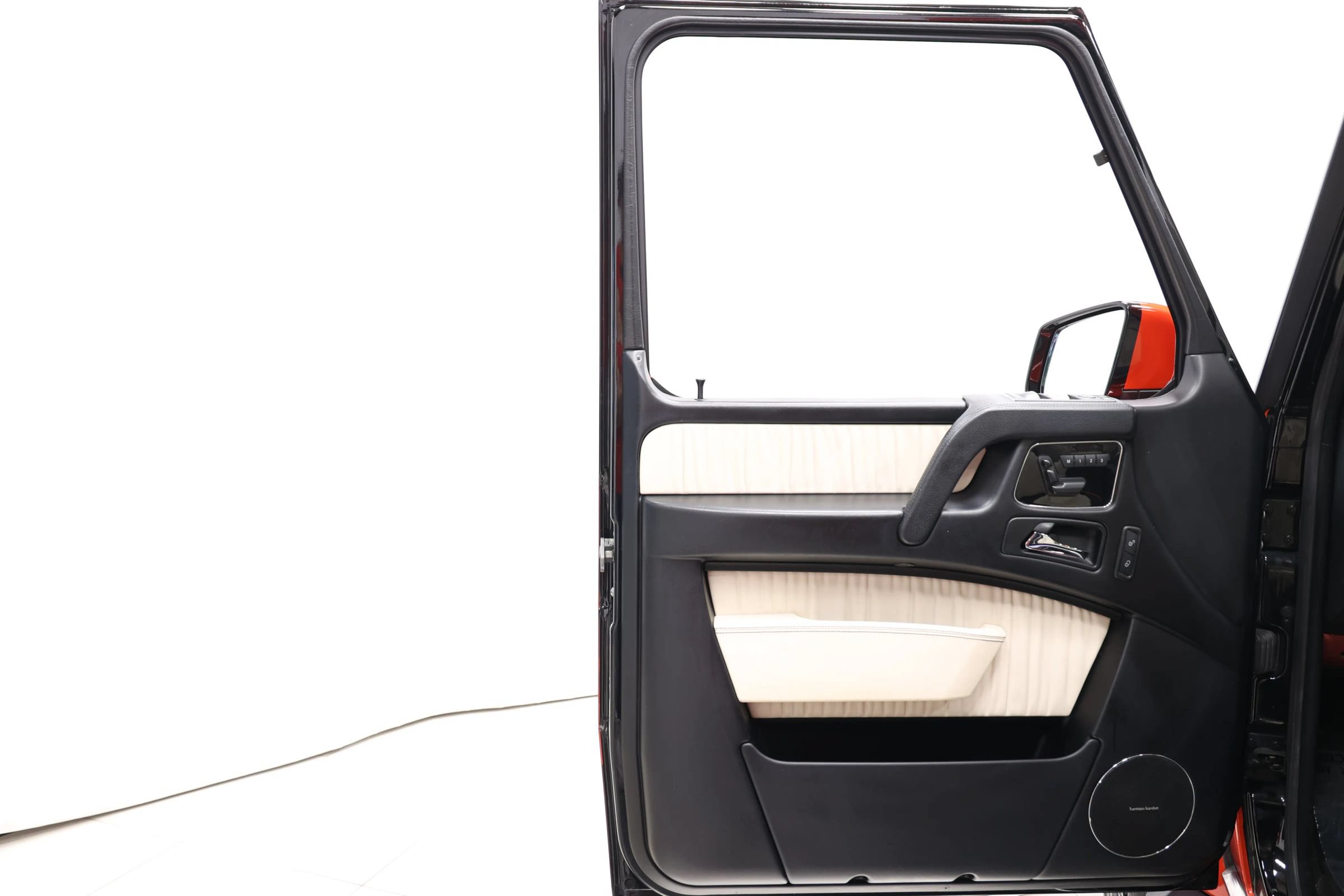 Used 2016 Mercedes-Benz G 550 image 11