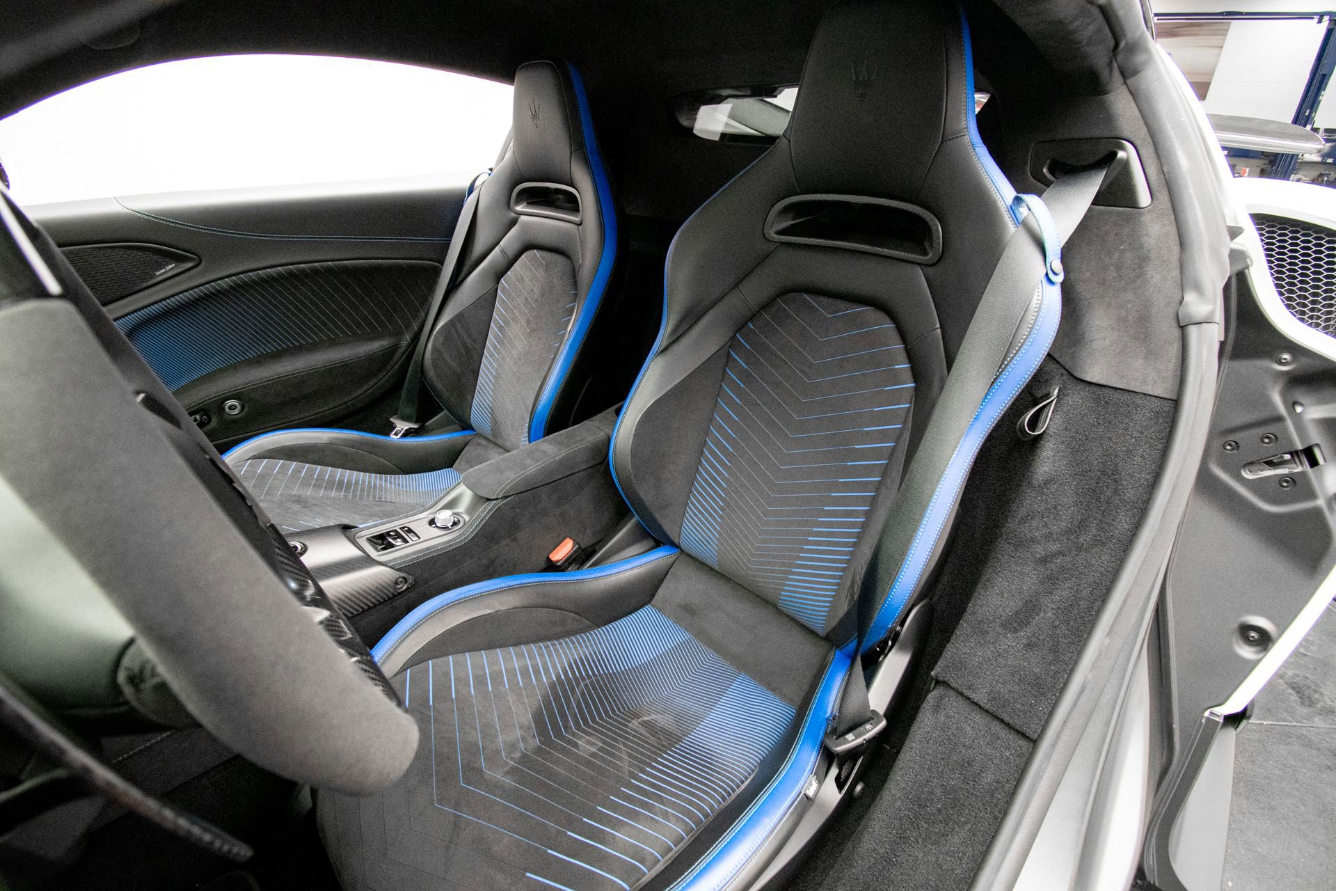Used 2022 Maserati MC20 Coupe RWD image 11