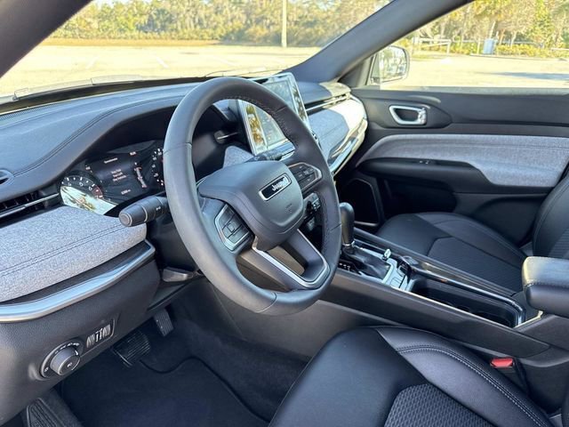 Used 2025 Jeep Compass Latitude image 21