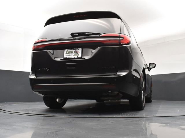 Used 2024 Chrysler Pacifica Limited w/ S Appearance Package image 23