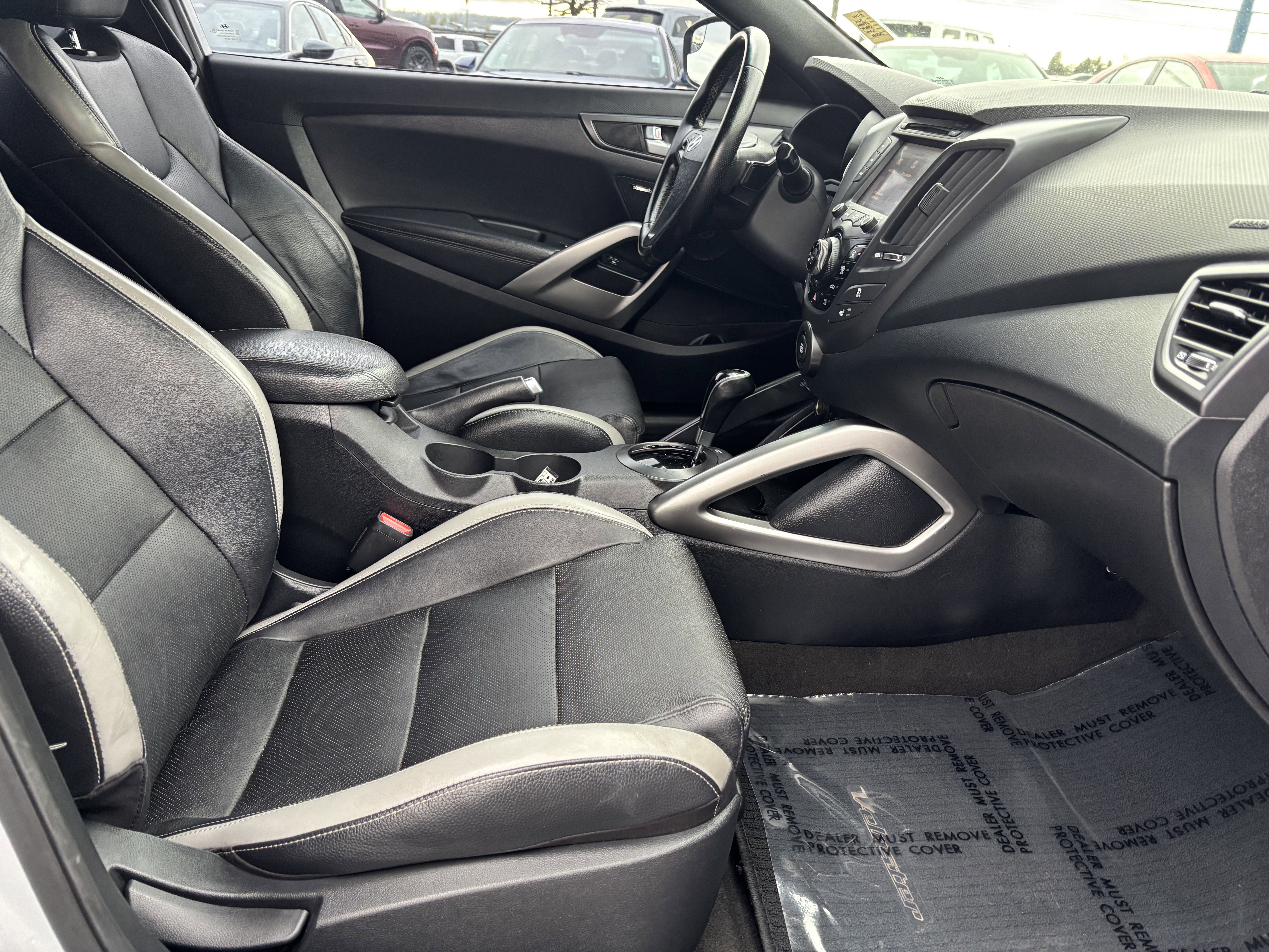 Used 2016 Hyundai Veloster Turbo image 28