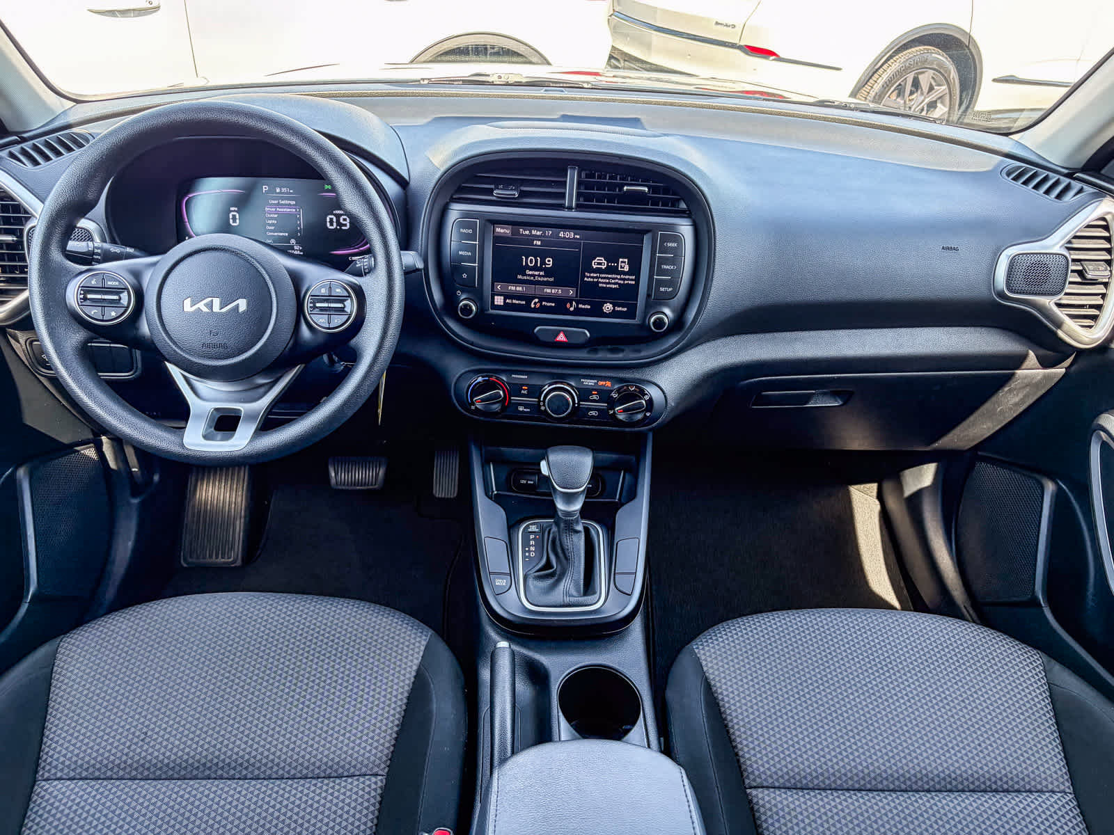 Used 2024 Kia Soul LX w/ Option Group 015 FWD image 10