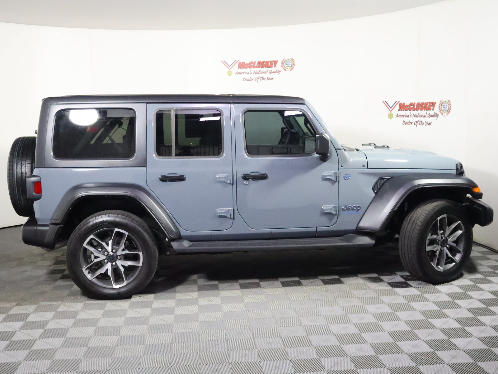 Used 2025 Jeep Wrangler Unlimited Sport S 4xe w/ Convenience Group AWD/4WD image 3