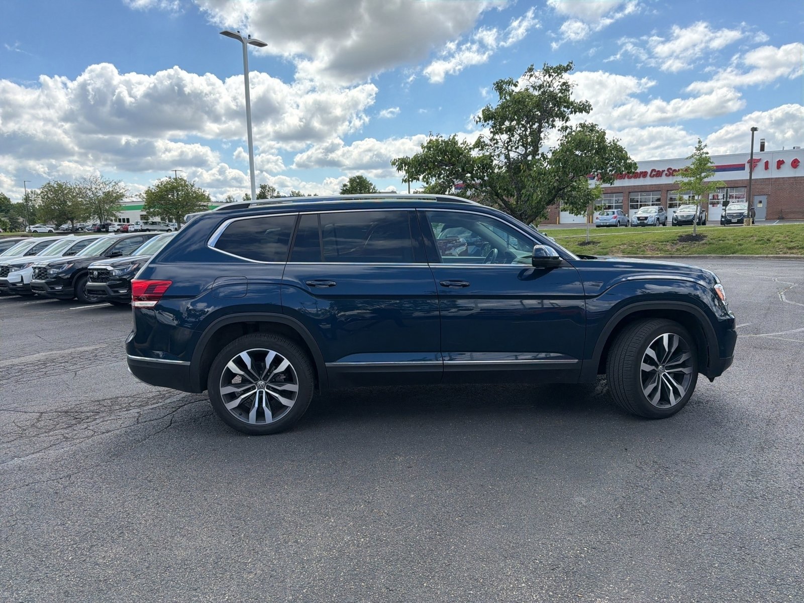 Used 2019 Volkswagen Atlas SEL Premium AWD/4WD image 12