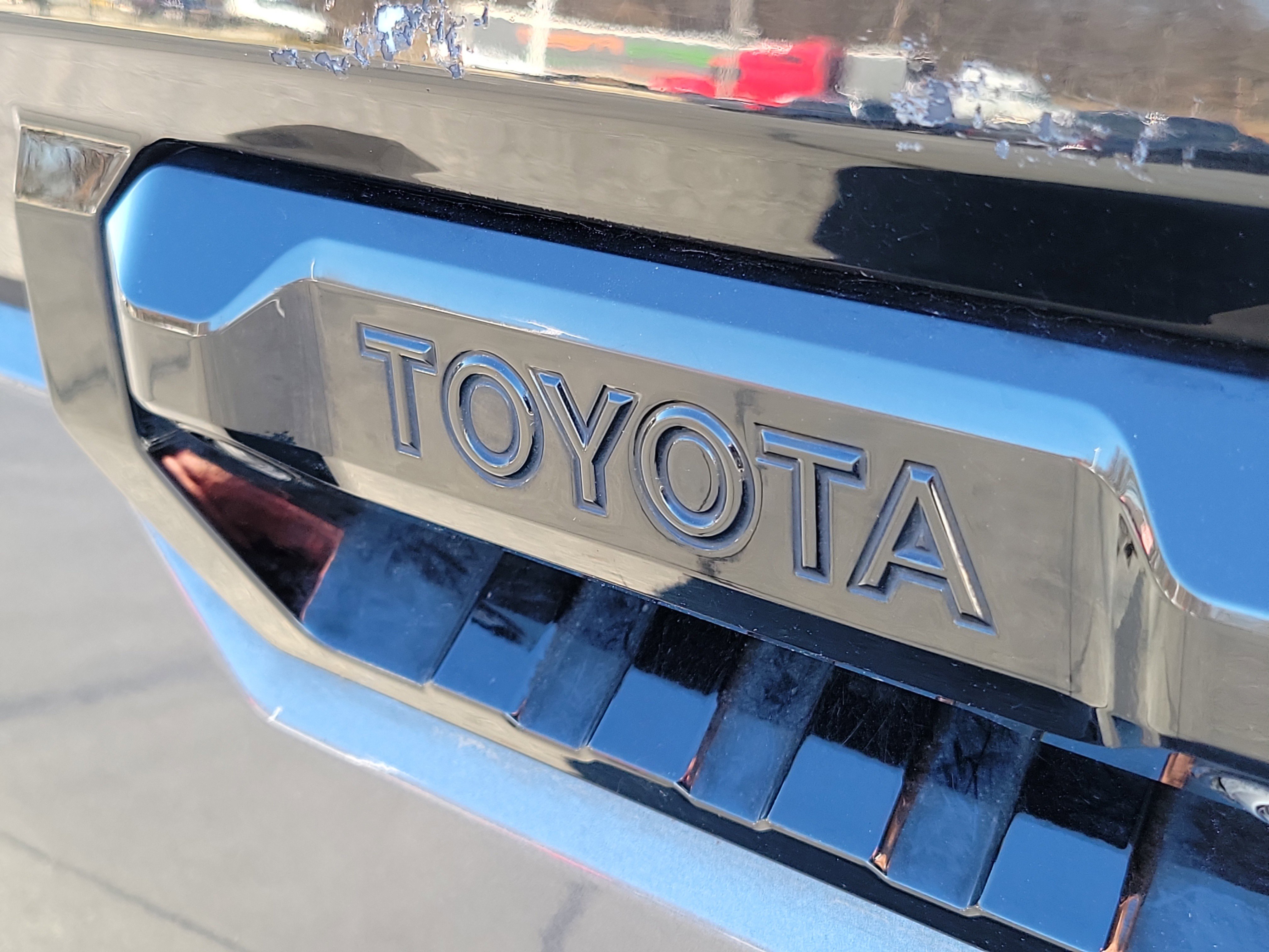 Used 2023 Toyota Tundra Platinum w/ Advanced Package image 6