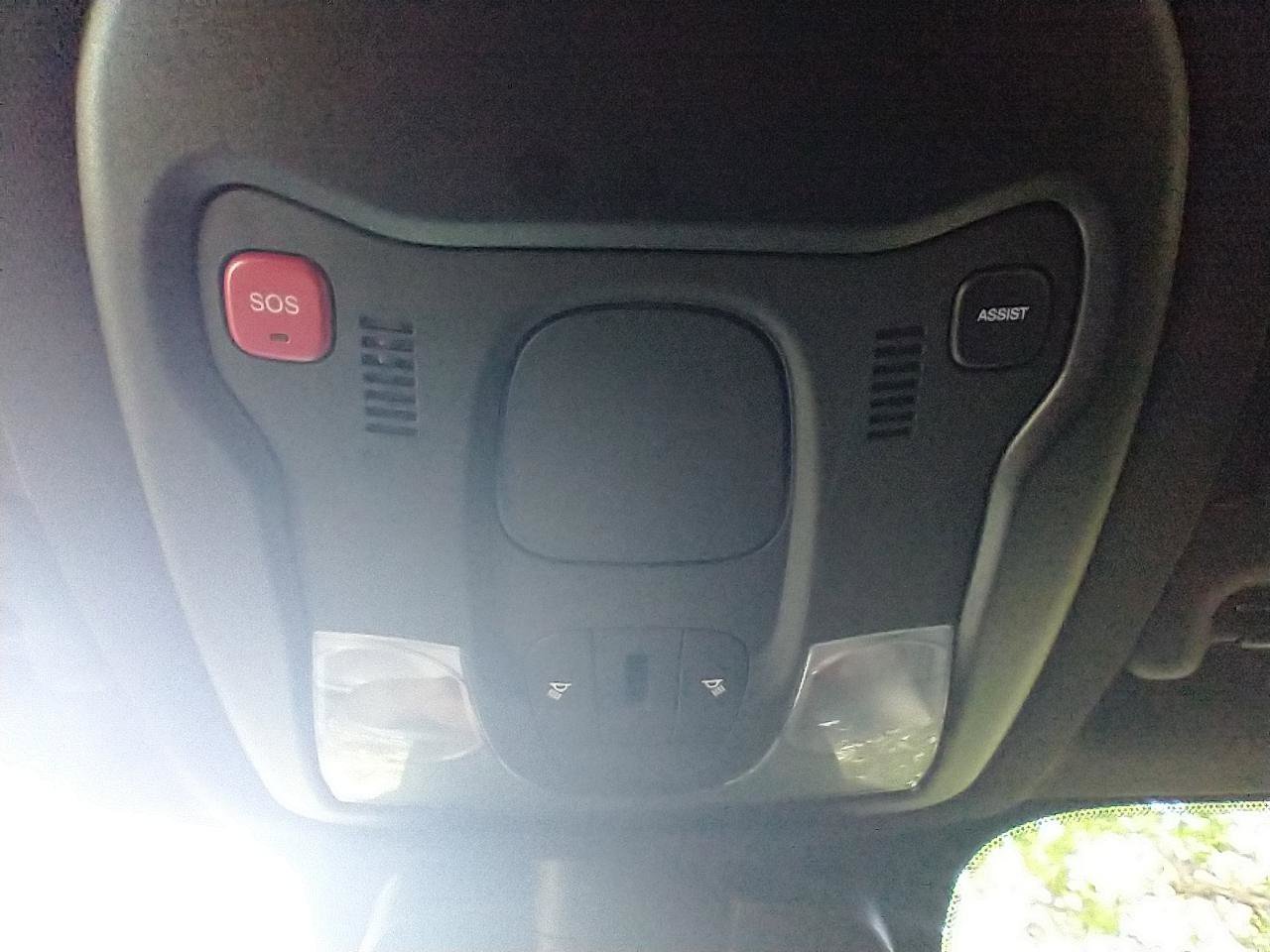 Used 2021 Jeep Renegade Latitude FWD image 31