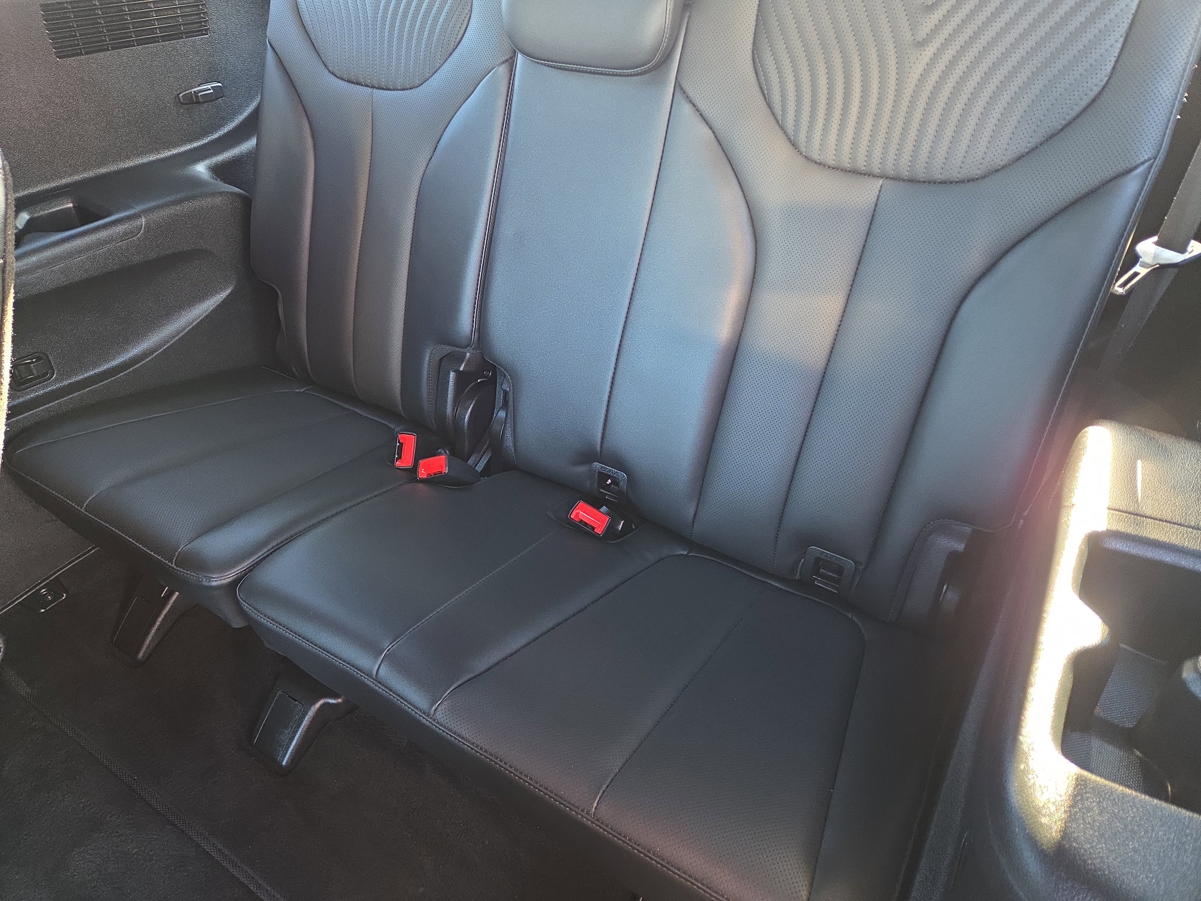 Used 2024 Hyundai Palisade Calligraphy image 24