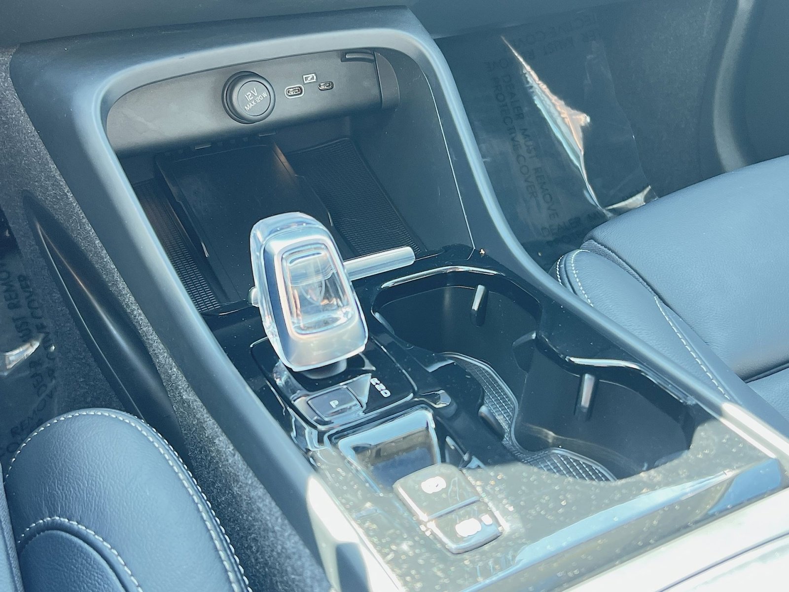 Certified 2023 Volvo XC40 B5 Plus w/ Climate Package image 19
