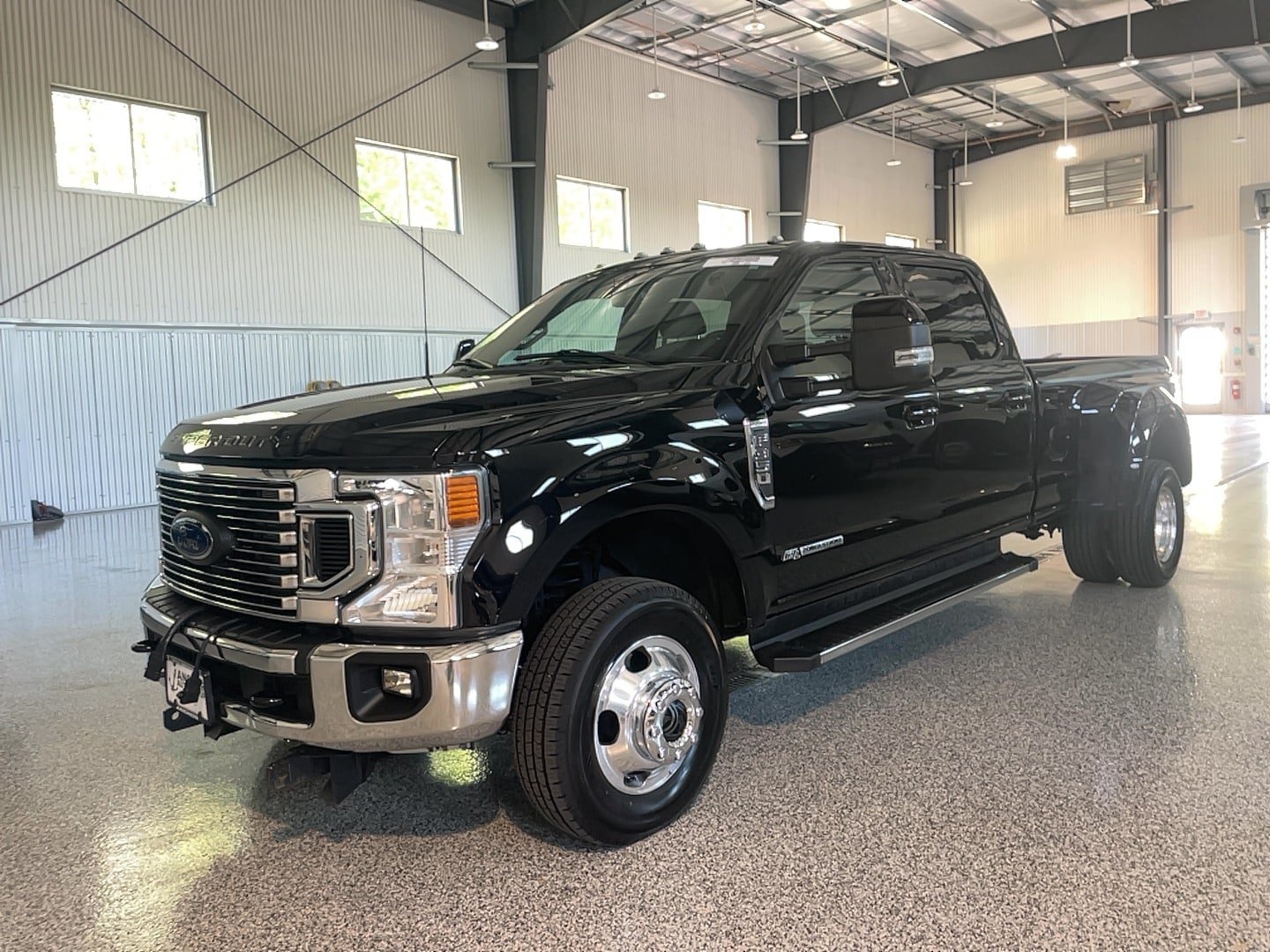 Used 2022 Ford F350 Lariat w/ Lariat Ultimate Package AWD/4WD image 3