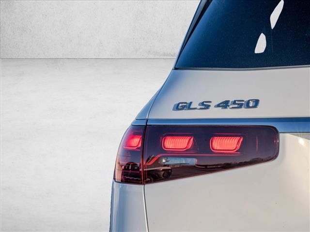 Used 2025 Mercedes-Benz GLS 450 4MATIC image 7