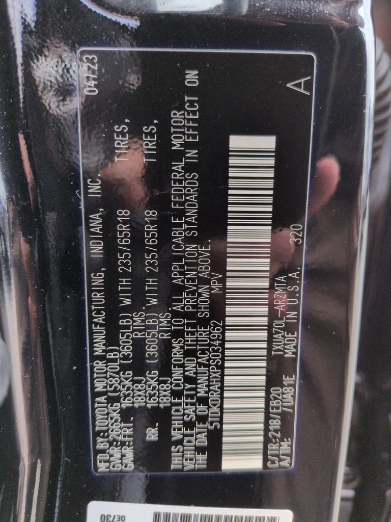 Used 2023 Toyota Highlander XLE image 29