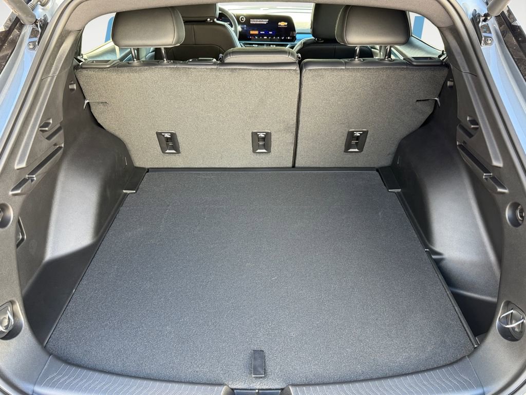 New 2026 Chevrolet Equinox EV LT image 16