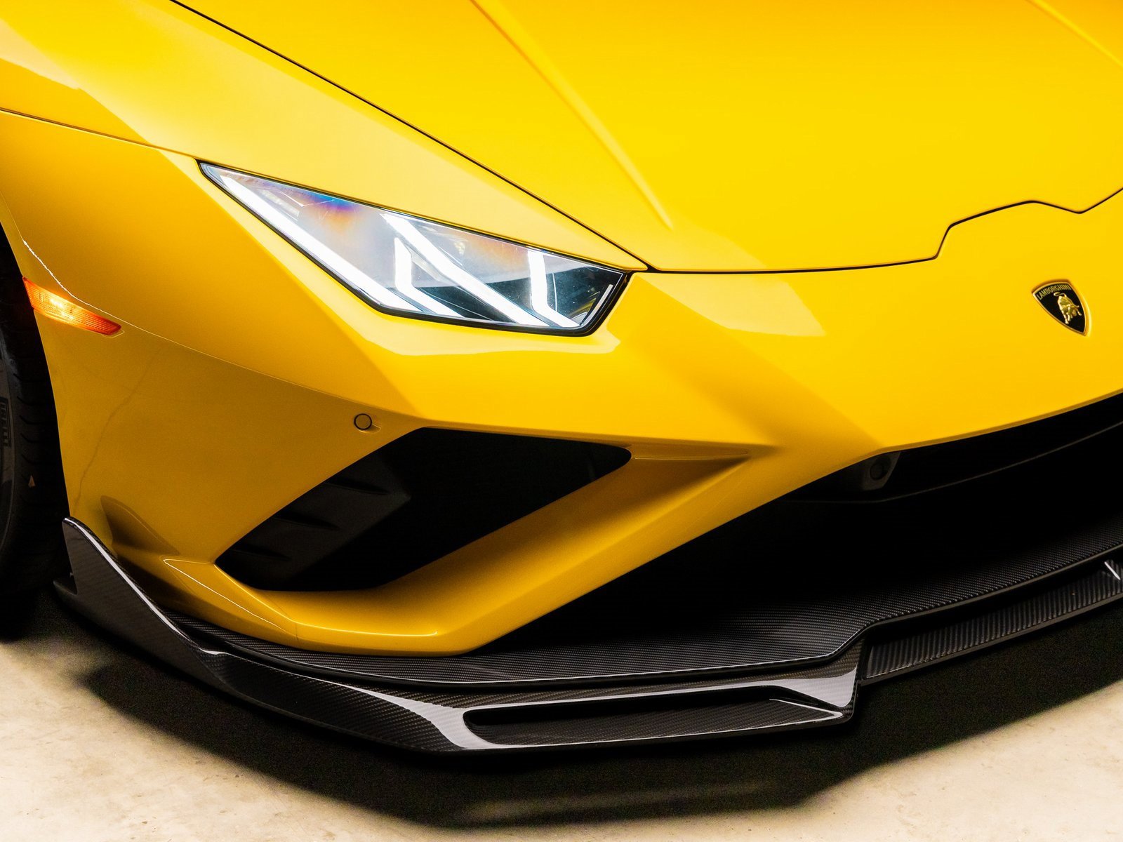 Used 2022 Lamborghini Huracan EVO image 4