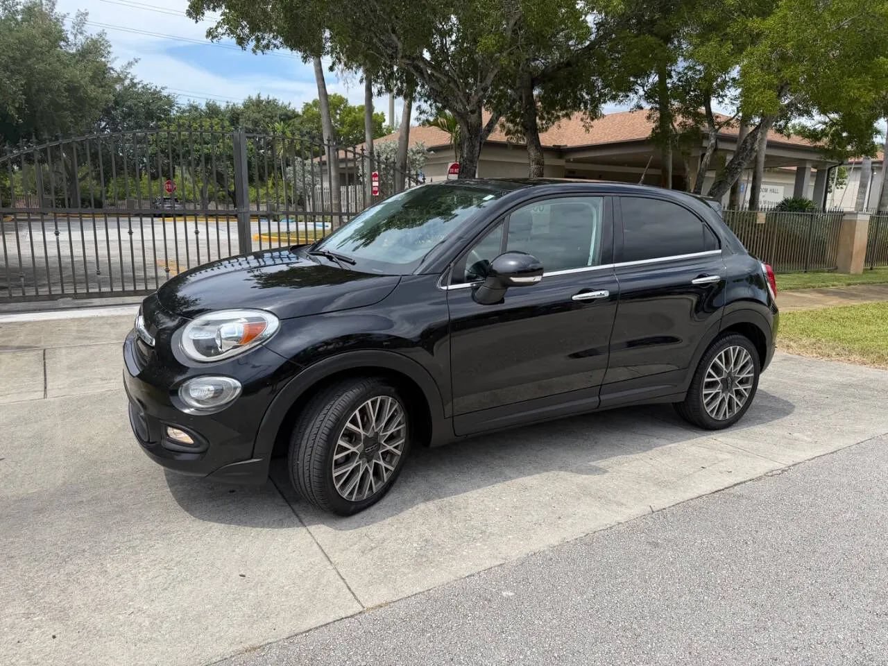 Used 2017 FIAT 500X Lounge w/ Lounge Premium Package (FWD) image 6
