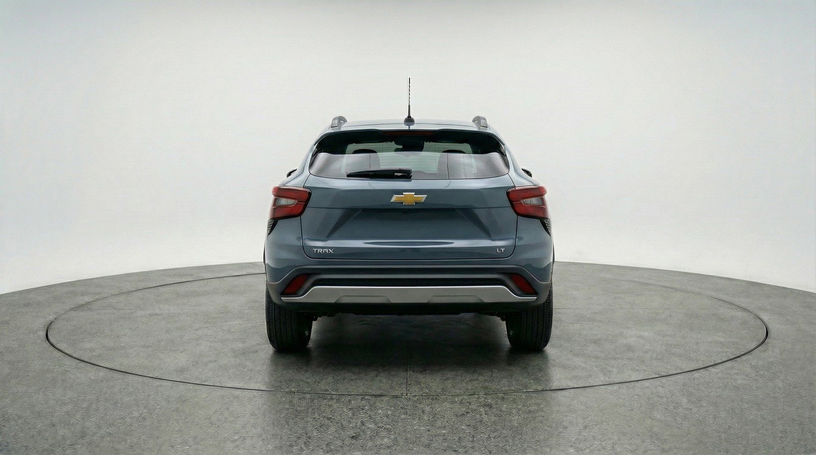 Used 2025 Chevrolet Trax LT FWD image 7