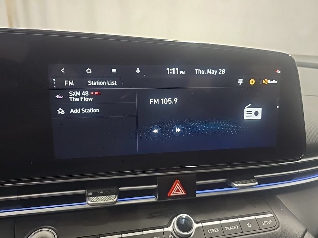 Used 2025 Hyundai Elantra SEL FWD image 24