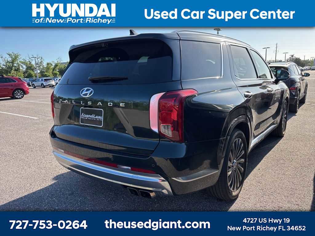 Used 2024 Hyundai Palisade Calligraphy image 3