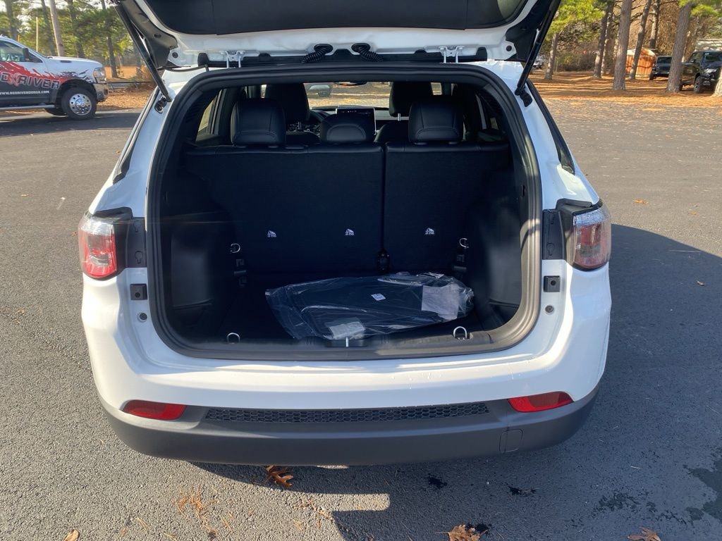 New 2026 Jeep Compass Latitude image 15