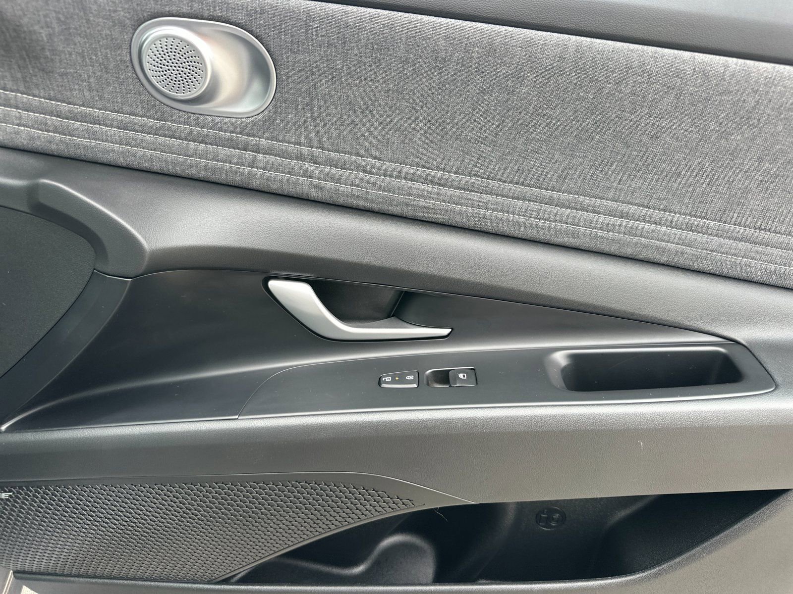Used 2024 Hyundai Elantra Limited FWD image 19