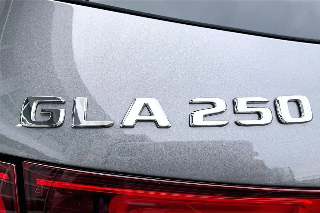 Certified 2023 Mercedes-Benz GLA 250 4MATIC image 33