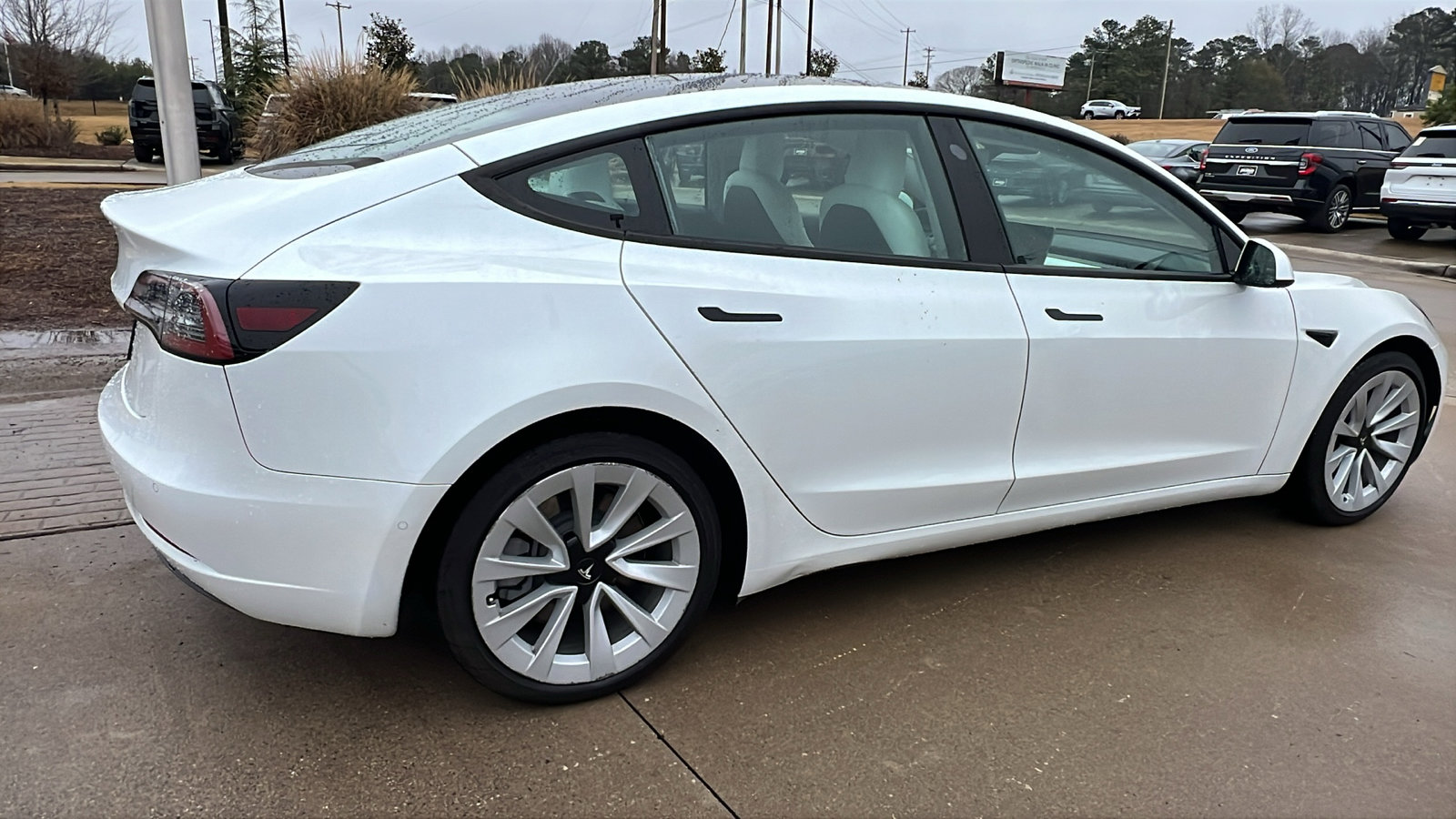 Used 2022 Tesla Model 3 Standard Range image 8