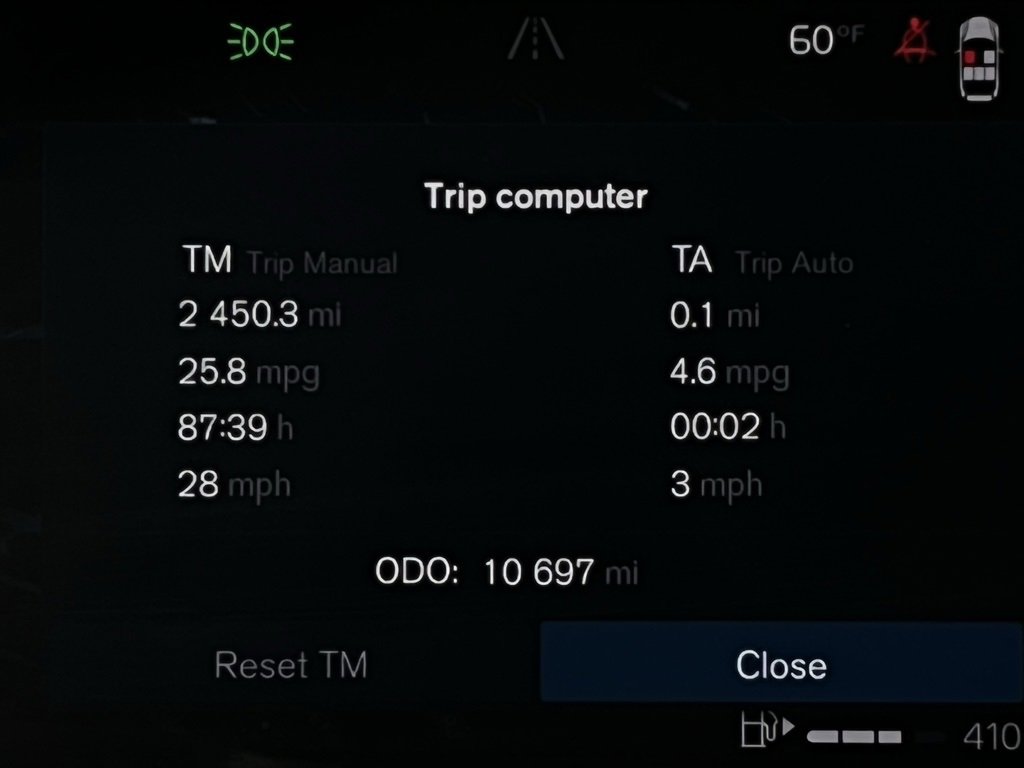 Used 2025 Volvo V60 B5 Cross Country Plus image 16