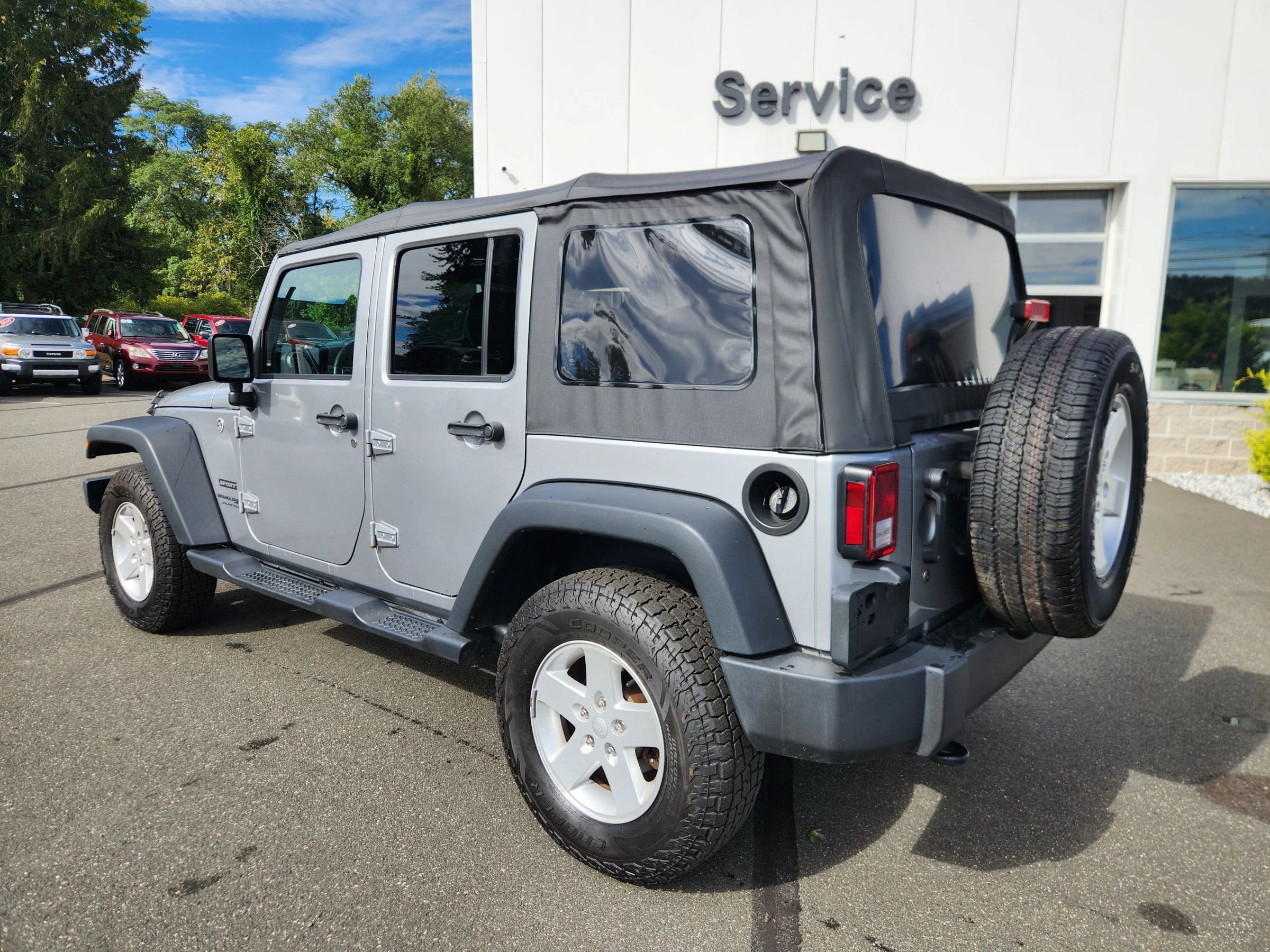 Used 2018 Jeep Wrangler Unlimited Sport S image 10
