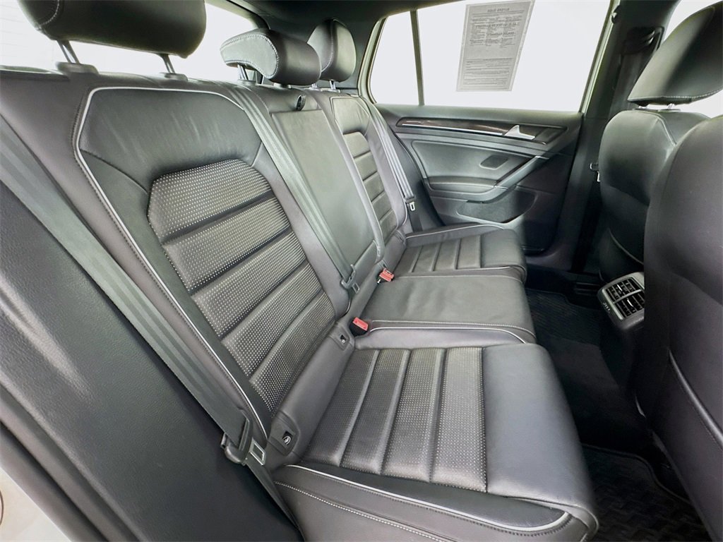 Used 2019 Volkswagen Golf R 4-Door image 27