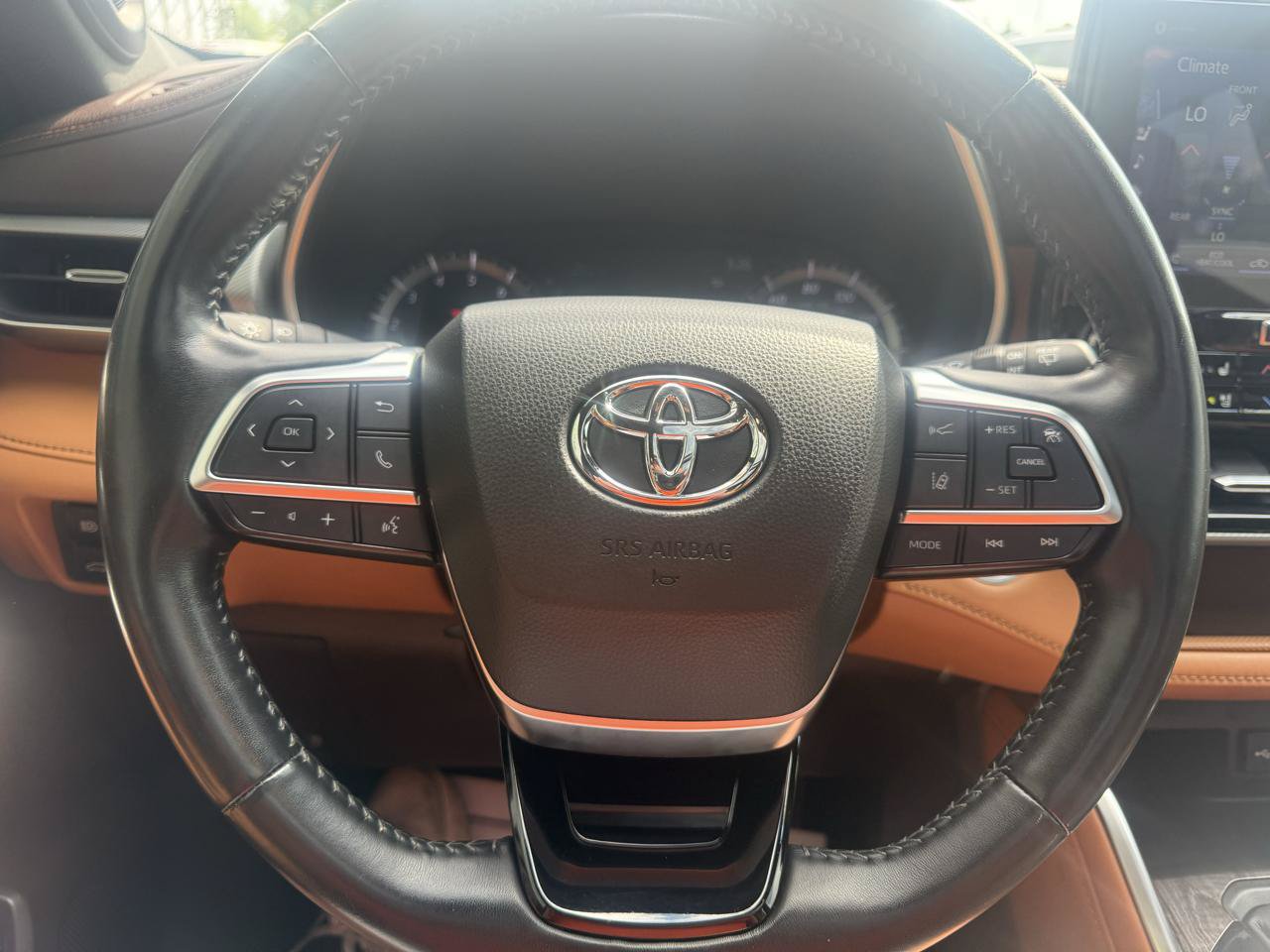 Used 2020 Toyota Highlander Platinum AWD/4WD image 24