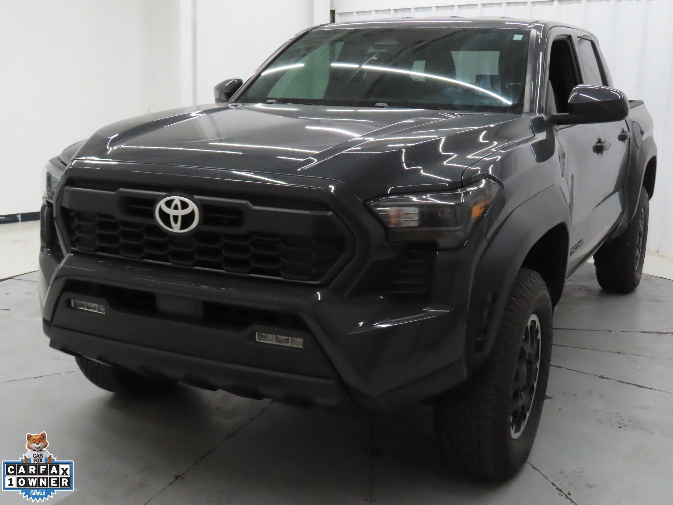 Used 2024 Toyota Tacoma TRD Off-Road AWD/4WD image 8