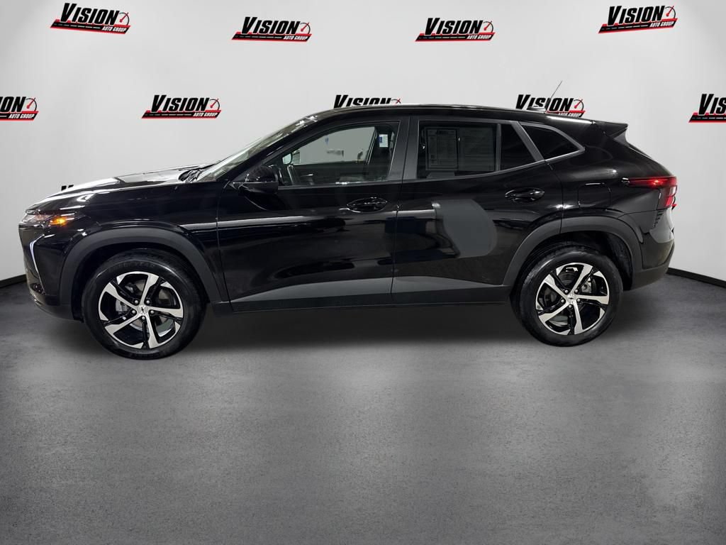 Used 2025 Chevrolet Trax RS FWD image 8