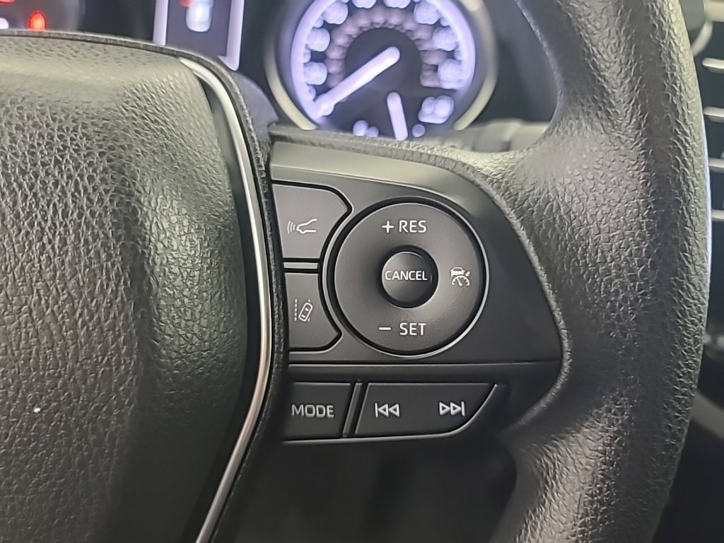 Used 2019 Toyota Camry LE FWD image 30
