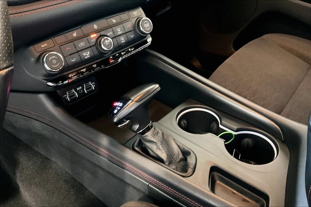 Used 2025 Dodge Durango GT RWD image 11