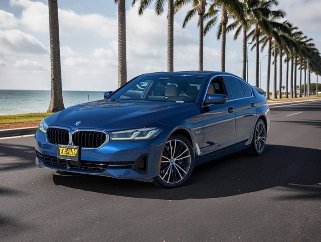 Used 2023 BMW 530e w/ Premium Package RWD video 2
